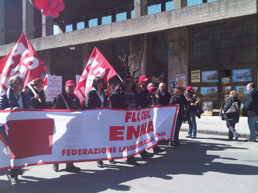 FLC CGIL Sicilia - ENNA 2 Aprile 2011 - Manifestazione Regionale - Marcia per il lavoro