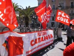 FLC CGIL Sicilia - Anche a Catania i colori della FLC sono di nuovo in piazza 10 Aprile 2011