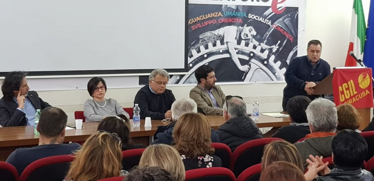 Rpt - Scuola: Flc Cgil Sicilia, contratto full time per gli exco.co.co., adesso ATA in regime di part-time forzato